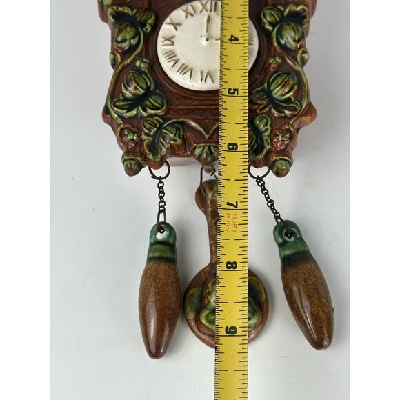 Vintage Cuckoo Clock With Bird Ceramic Wall Pocket Vase 16.5" - Picture 4 of 6